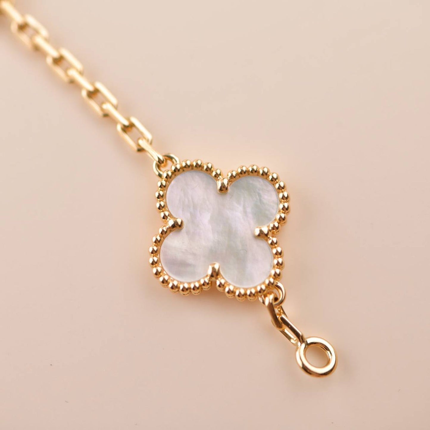 [Clover]CLOVER  5 MOTIF WHITE MOP BRACELET