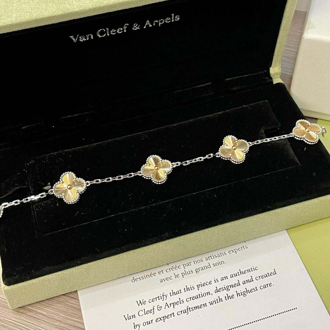 [Clover]CLOVER  5 MOTIFS  CHRISTMAS LIMITED EDITION BRACELET