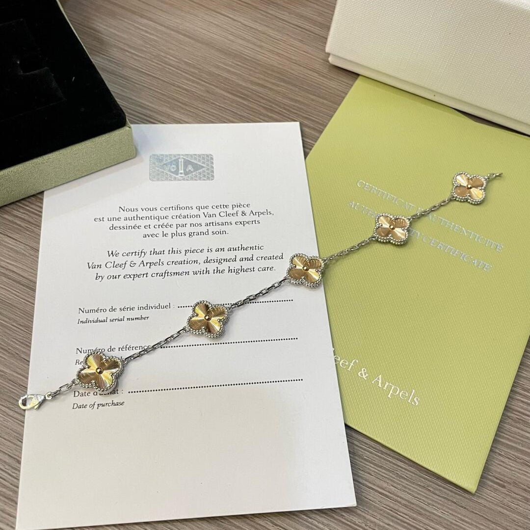 [Clover]CLOVER  5 MOTIFS  CHRISTMAS LIMITED EDITION BRACELET