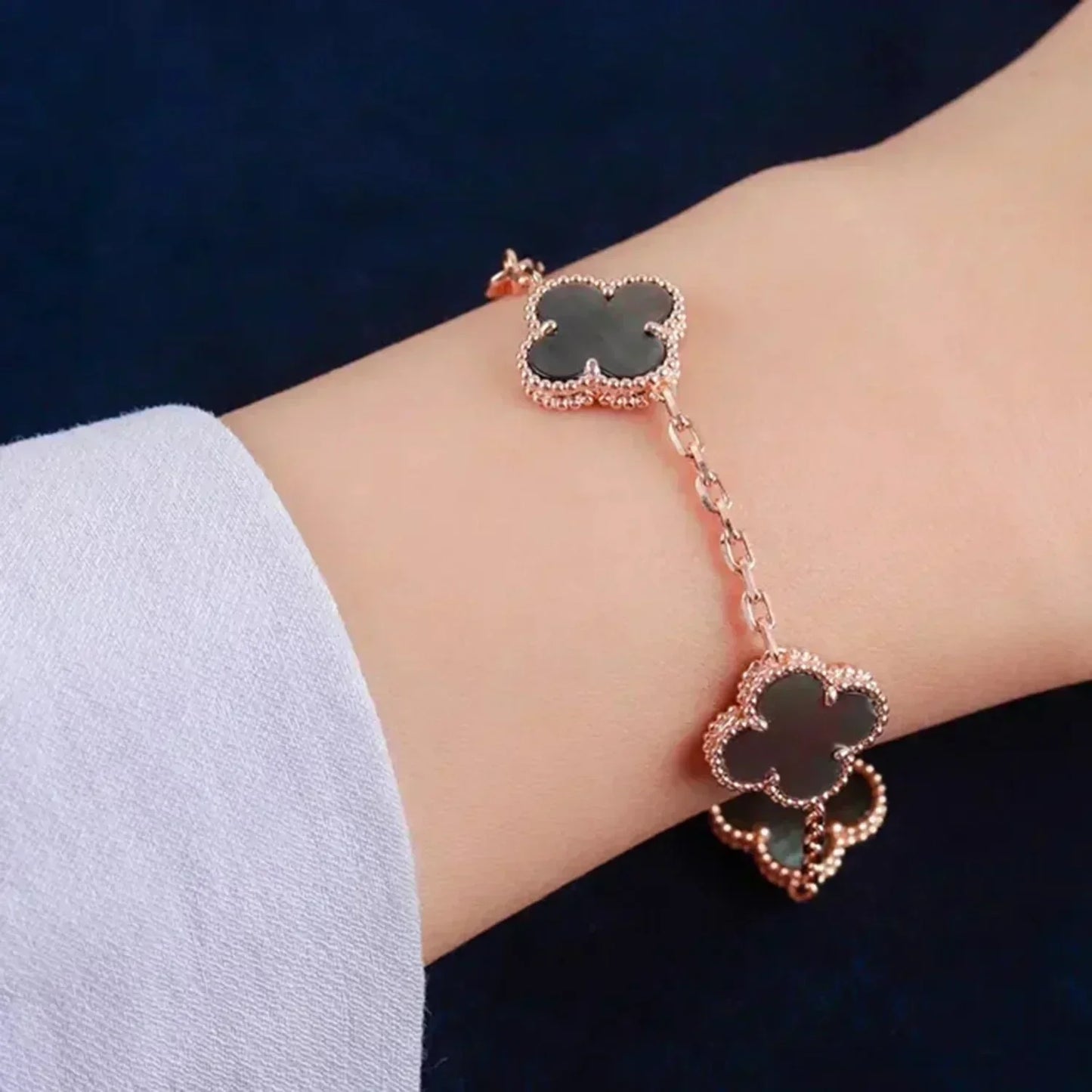 [Clover]CLOVER 5 MOTIF GRAY MOP  BRACELET