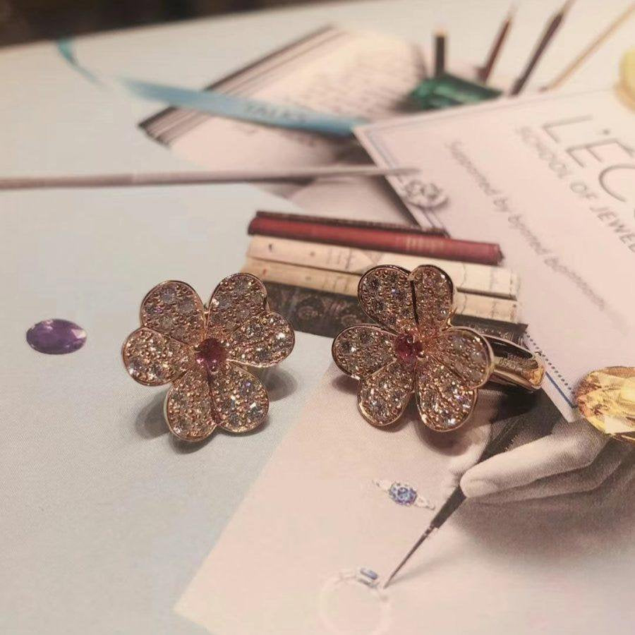 [Clover]FRIVOLE PINK GOLD FLOWER DIAMOND EARRINGS