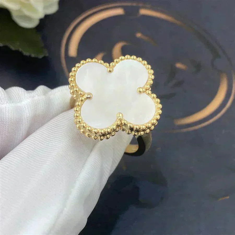 [Clover]CLOVER WHITE MOP RING