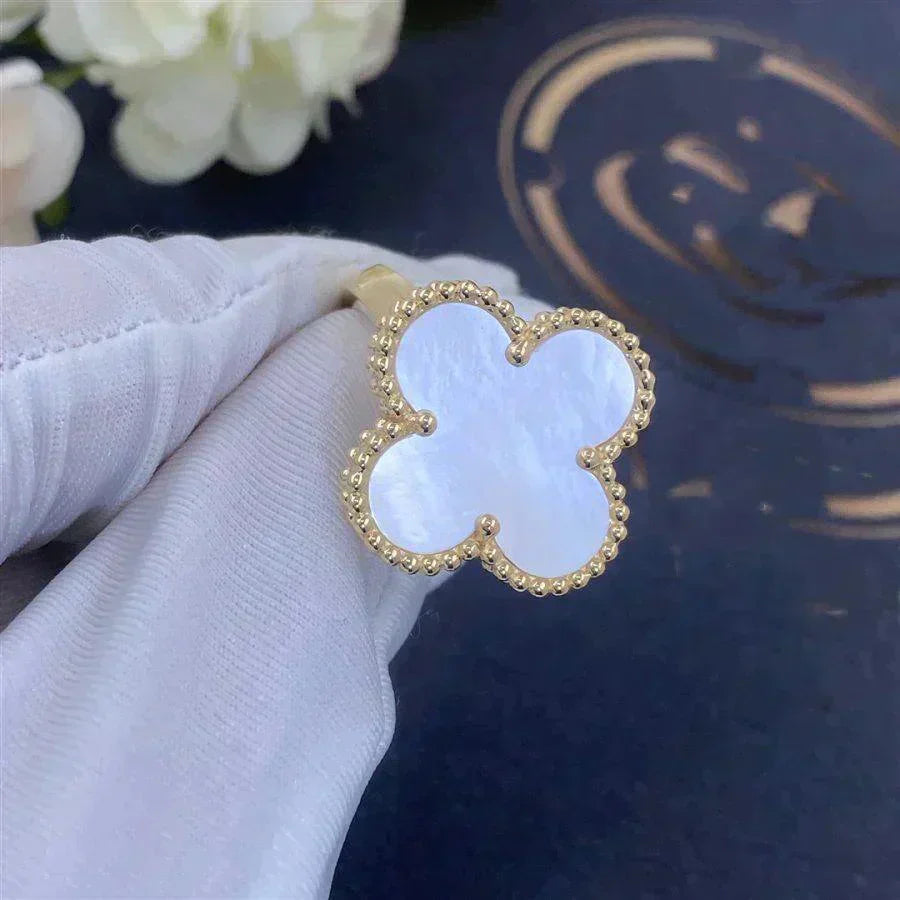 [Clover]CLOVER WHITE MOP RING