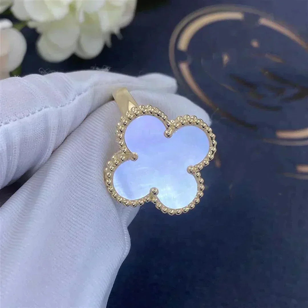 [Clover]CLOVER WHITE MOP RING