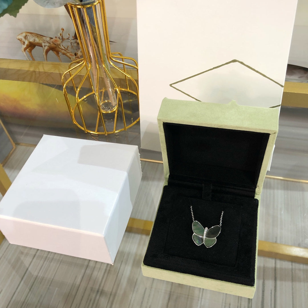 [Clover]LARGE BUTTERFLY SILVER PENDANT DIAMOND NECKLACE