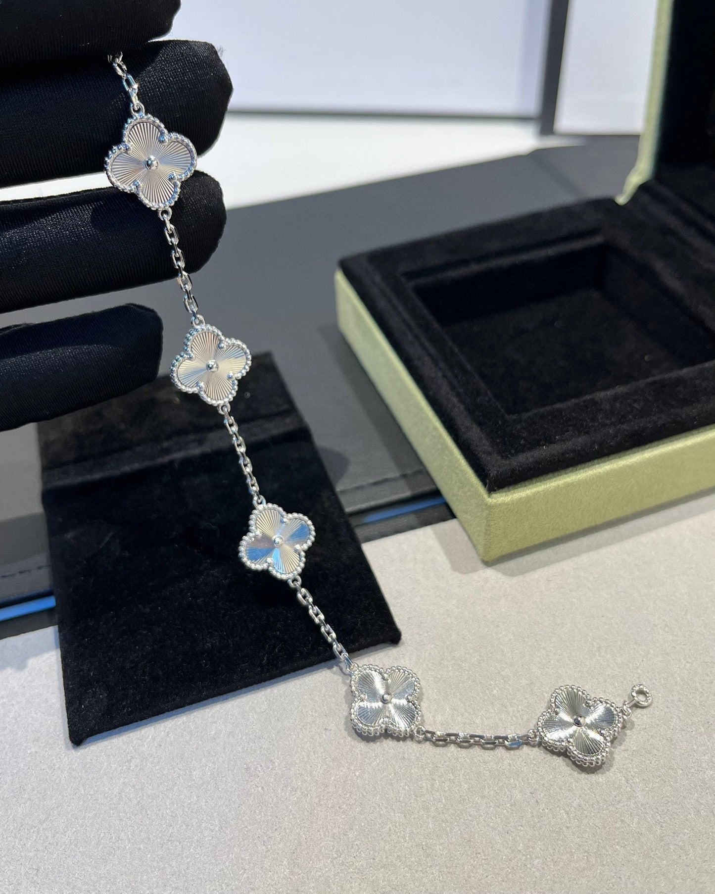 [Clover]CLOVER SILVER 5 MOTIFS BRACELET